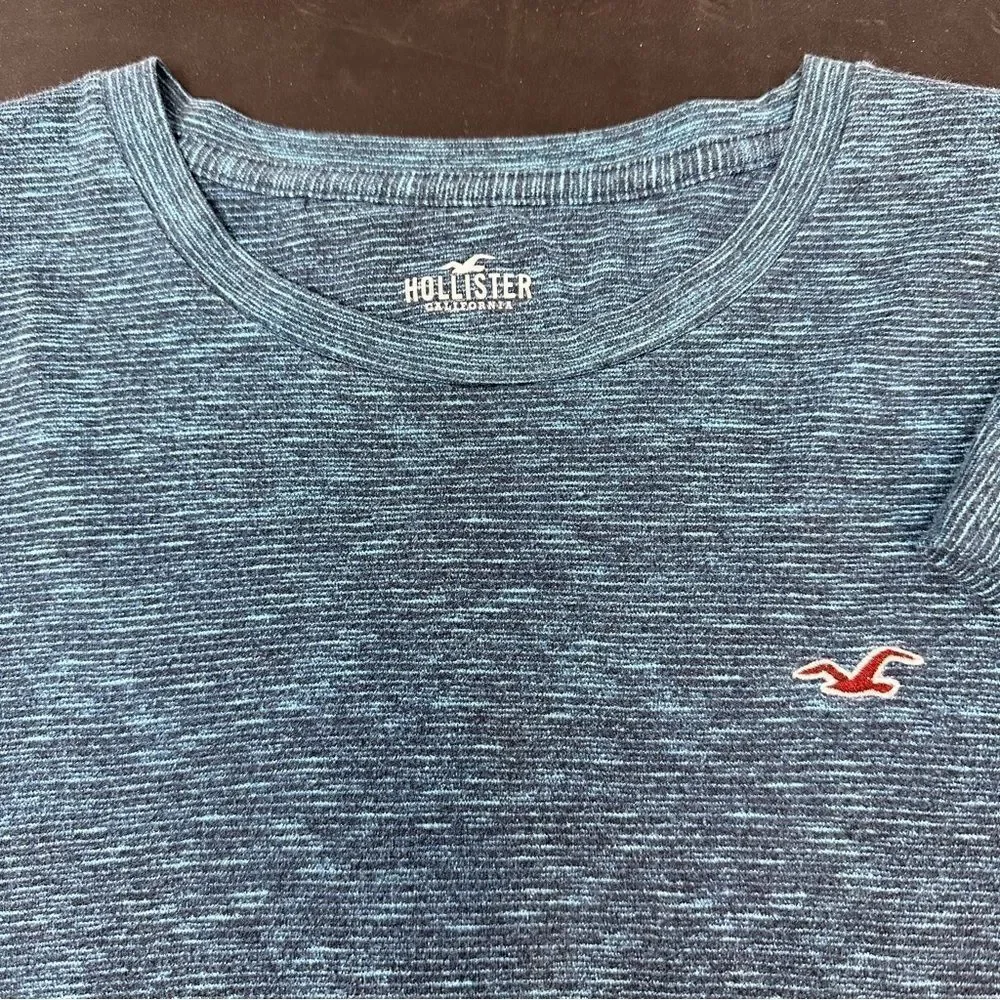 Hollister Textured Crewneck Blue Sweater-Large